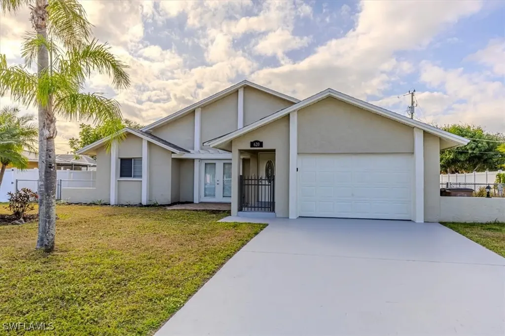 620 SE 11th Avenue Cape Coral FL 33990