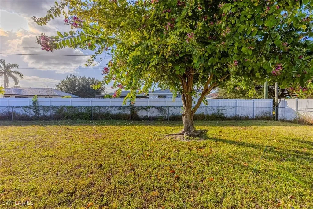 620 SE 11th Avenue Cape Coral FL 33990