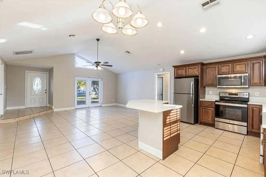 620 SE 11th Avenue Cape Coral FL 33990