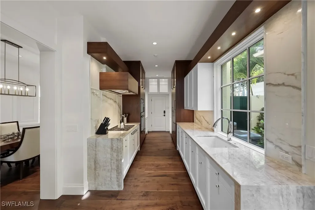 8057 Via Vecchia Naples FL 34108