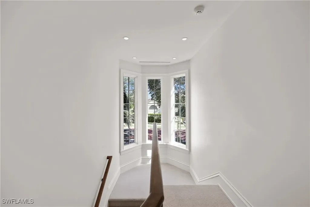 8057 Via Vecchia Naples FL 34108