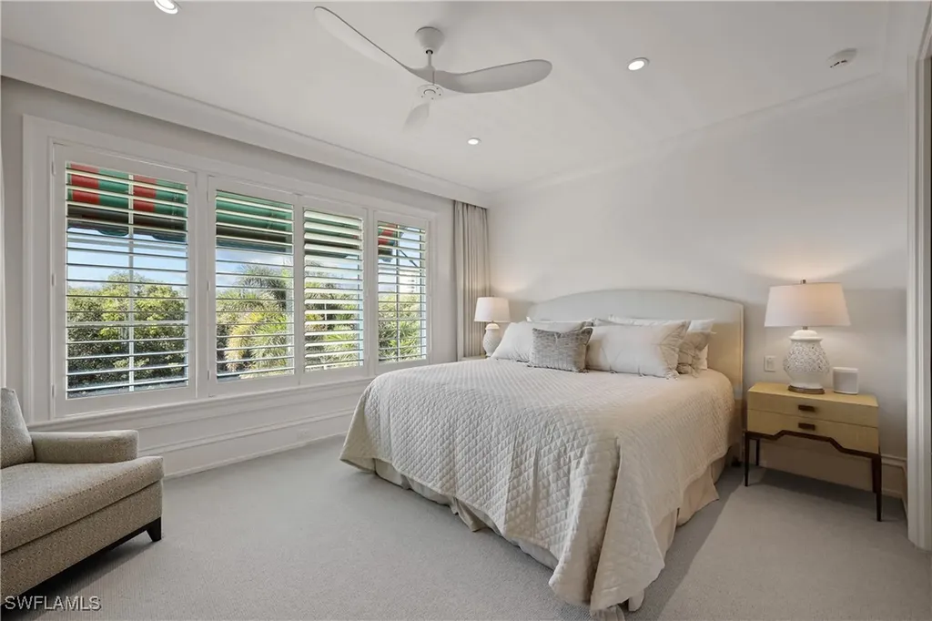 8057 Via Vecchia Naples FL 34108