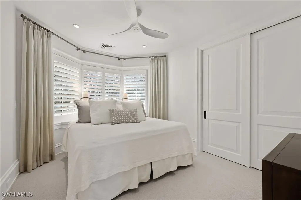 8057 Via Vecchia Naples FL 34108