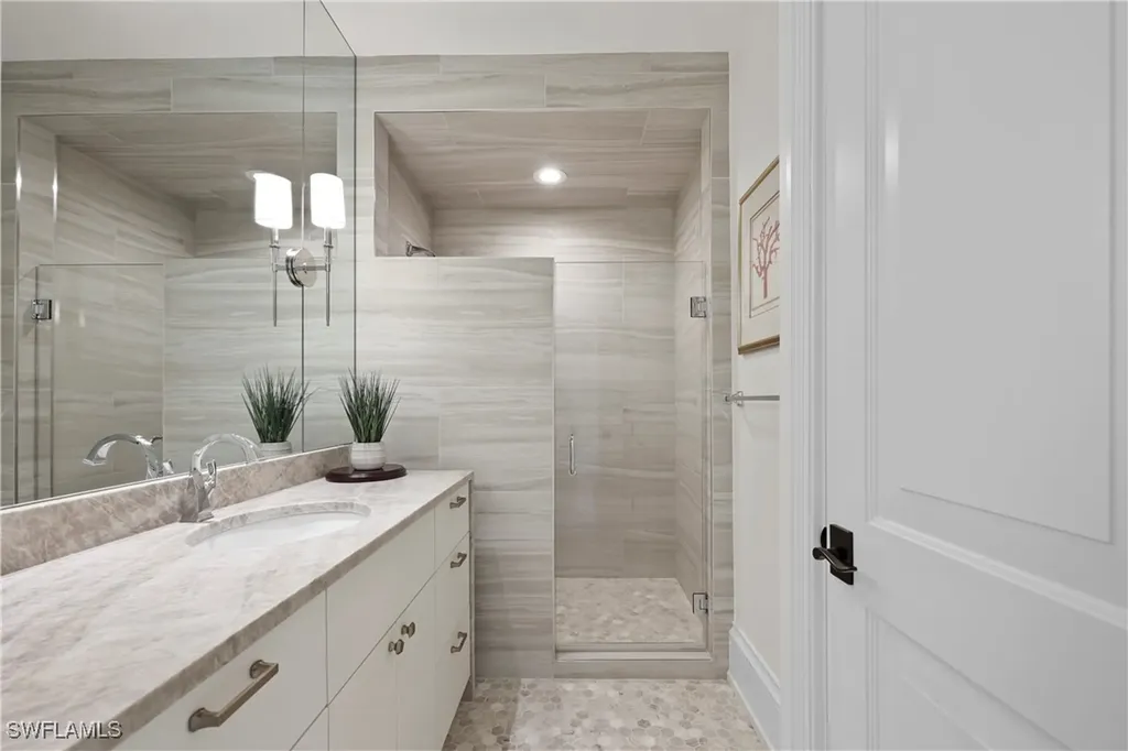 8057 Via Vecchia Naples FL 34108