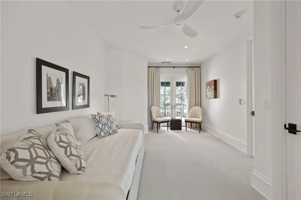 8057 Via Vecchia Naples FL 34108