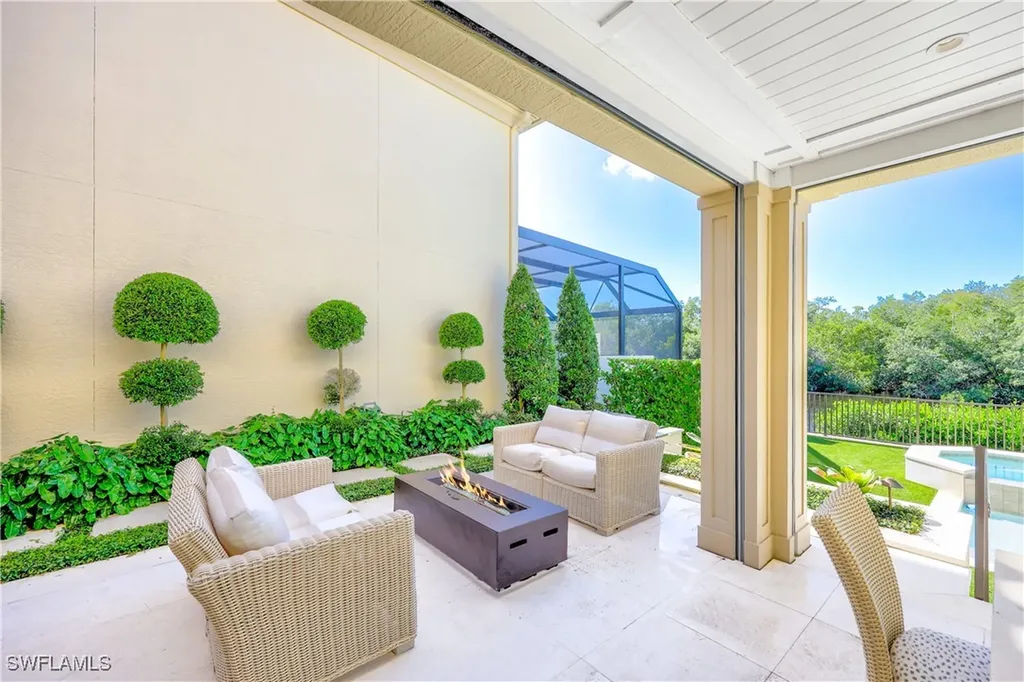 8057 Via Vecchia Naples FL 34108