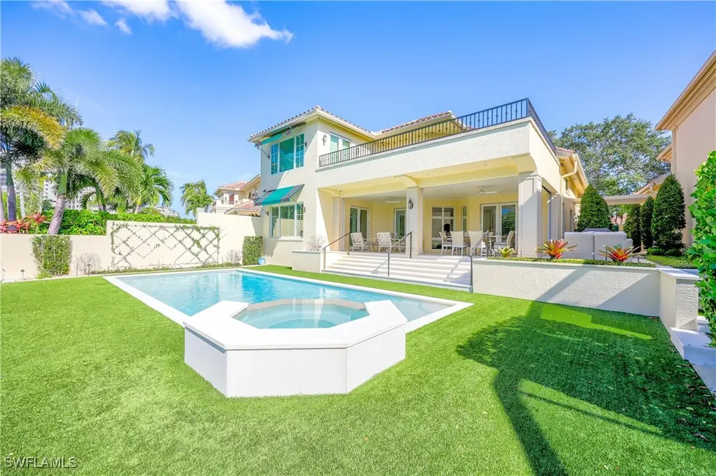 8057 Via Vecchia Naples FL 34108
