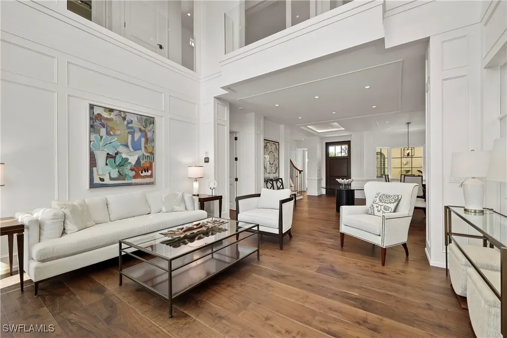 8057 Via Vecchia Naples FL 34108