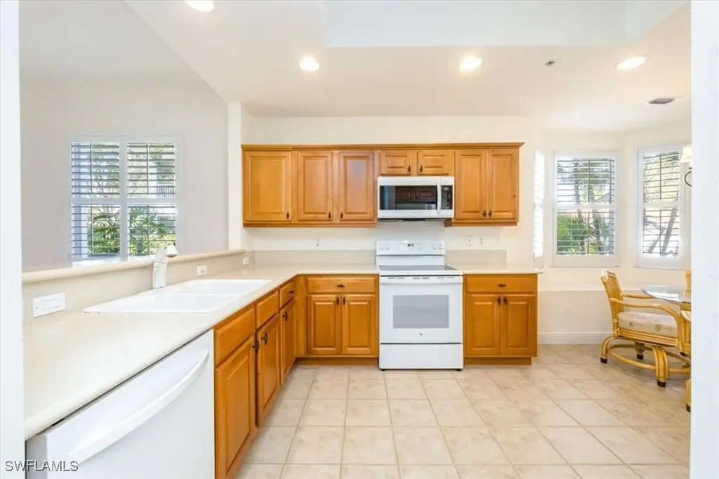 4700 Yacht Harbor Drive Naples FL 34112