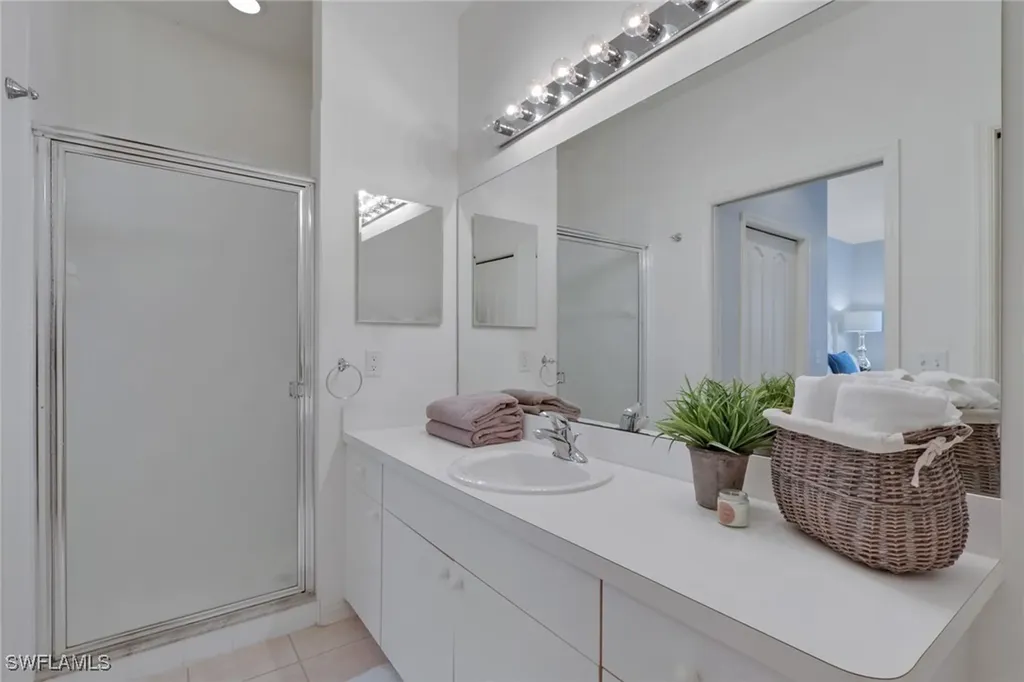 3760 Sawgrass Way Naples FL 34112