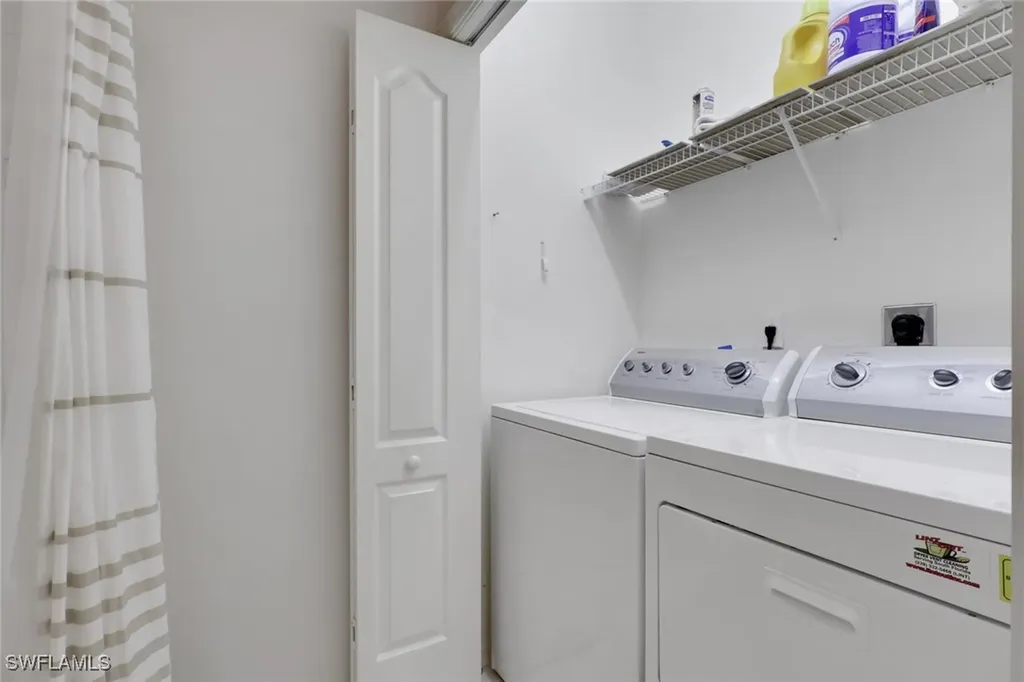 3760 Sawgrass Way Naples FL 34112