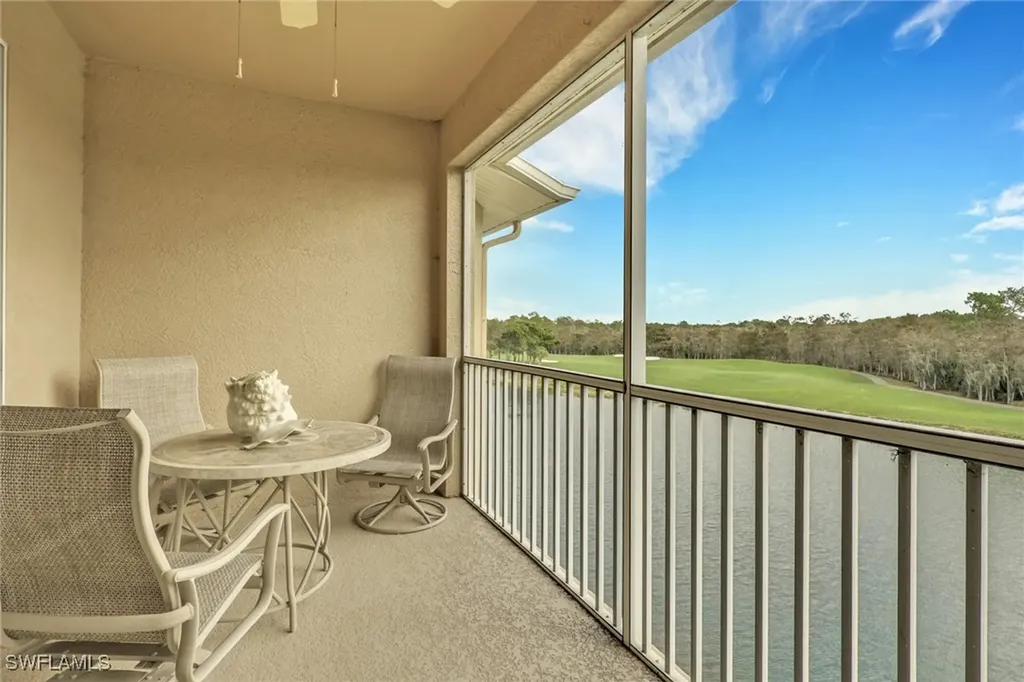 3760 Sawgrass Way Naples FL 34112