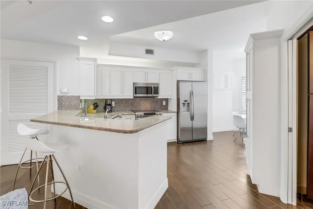450 Bayfront Place Naples FL 34102