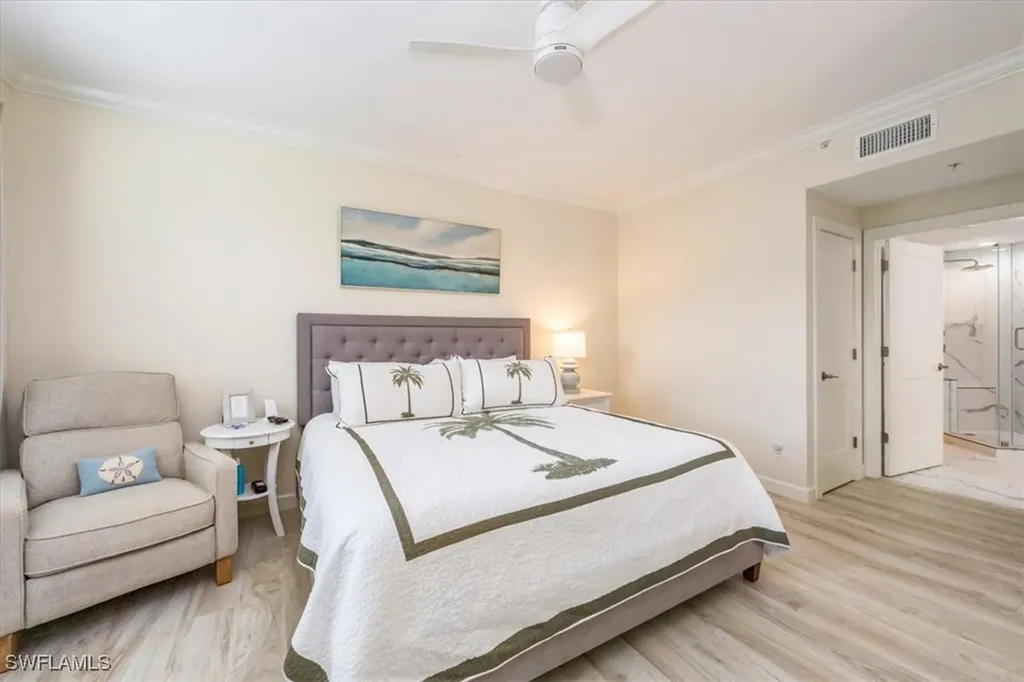 500 L Ambiance Circle Naples FL 34108