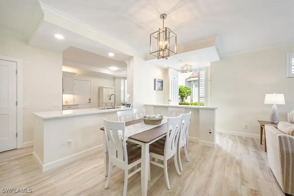 500 L Ambiance Circle Naples FL 34108
