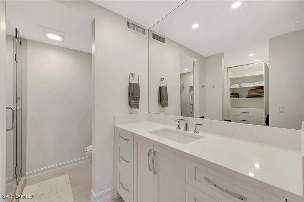 2258 Gulf Shore Boulevard N Naples FL 34102