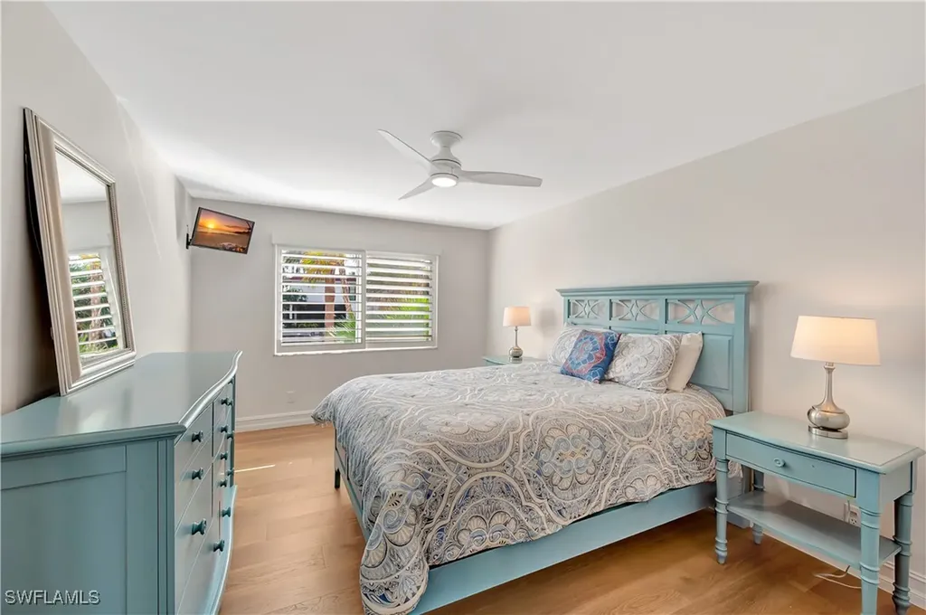 2258 Gulf Shore Boulevard N Naples FL 34102