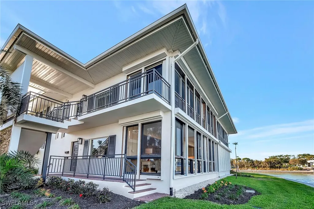 2258 Gulf Shore Boulevard N Naples FL 34102