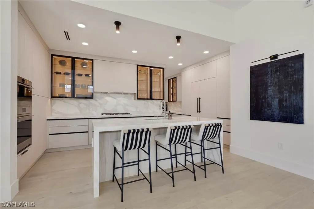 1150 8th Terrace N Naples FL 34102