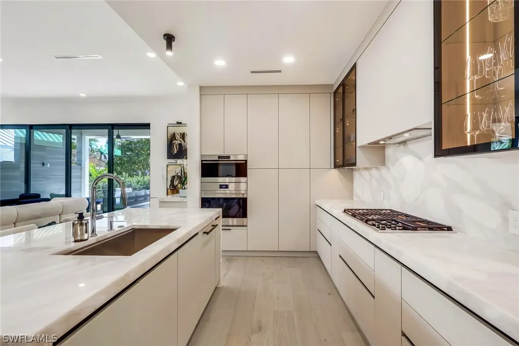 1150 8th Terrace N Naples FL 34102