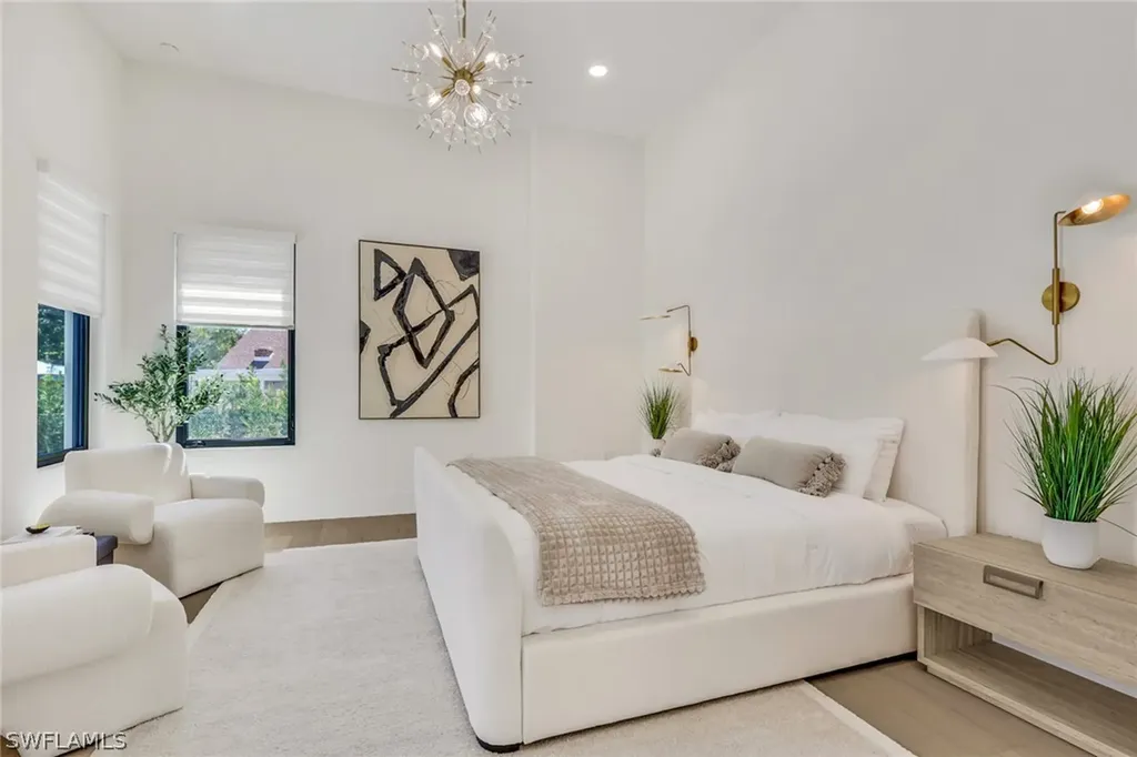 1150 8th Terrace N Naples FL 34102