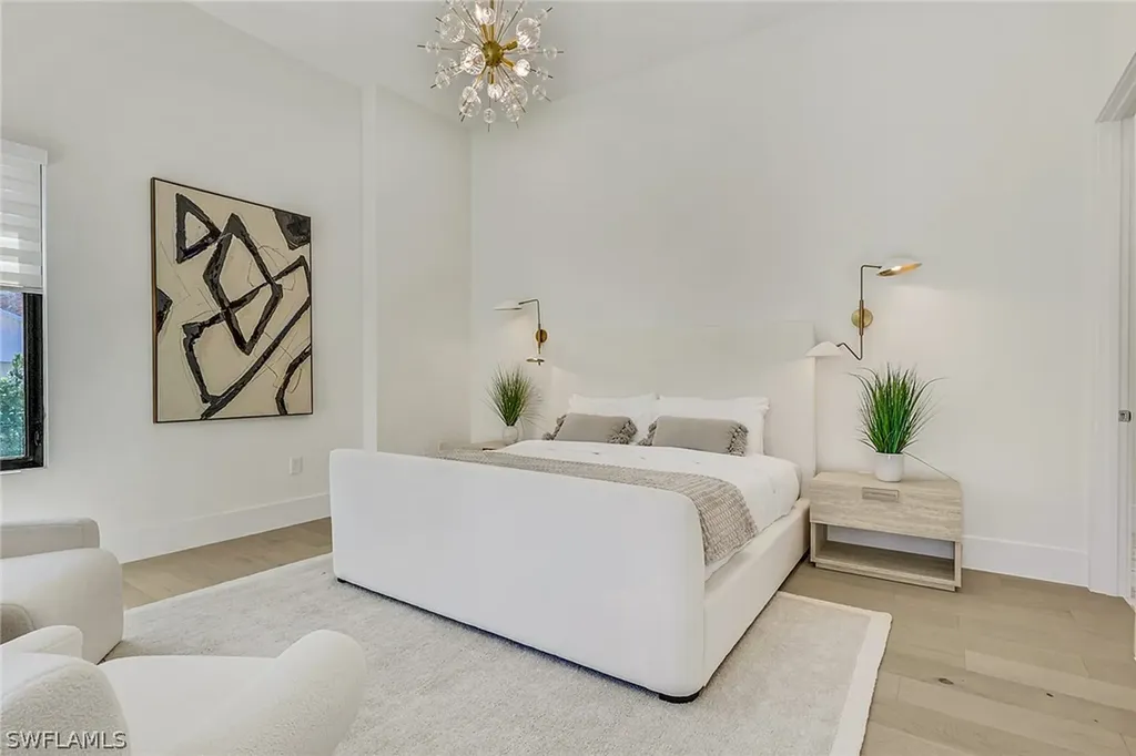1150 8th Terrace N Naples FL 34102