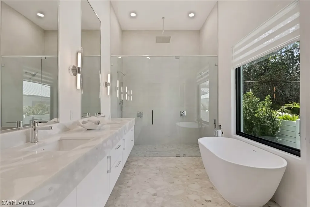 1150 8th Terrace N Naples FL 34102