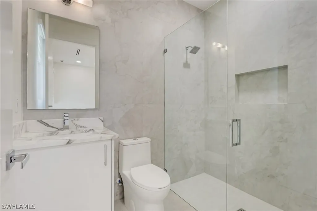 1150 8th Terrace N Naples FL 34102