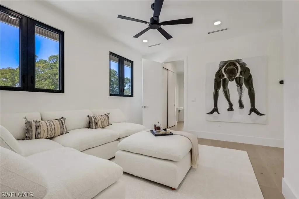 1150 8th Terrace N Naples FL 34102