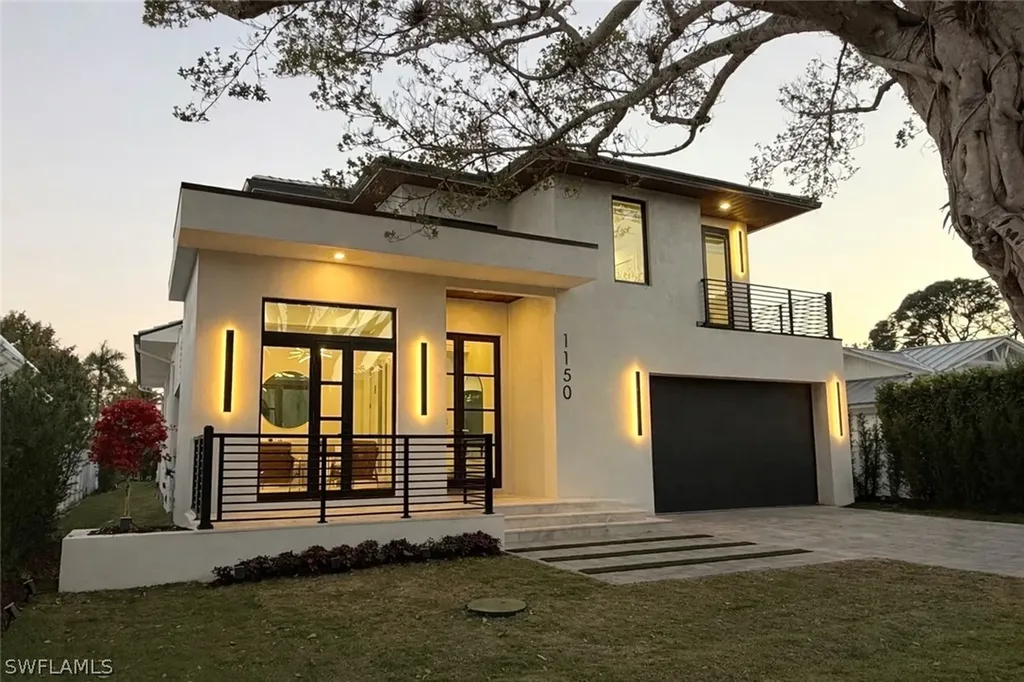 1150 8th Terrace N Naples FL 34102
