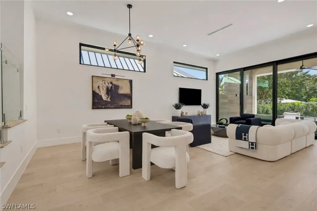 1150 8th Terrace N Naples FL 34102