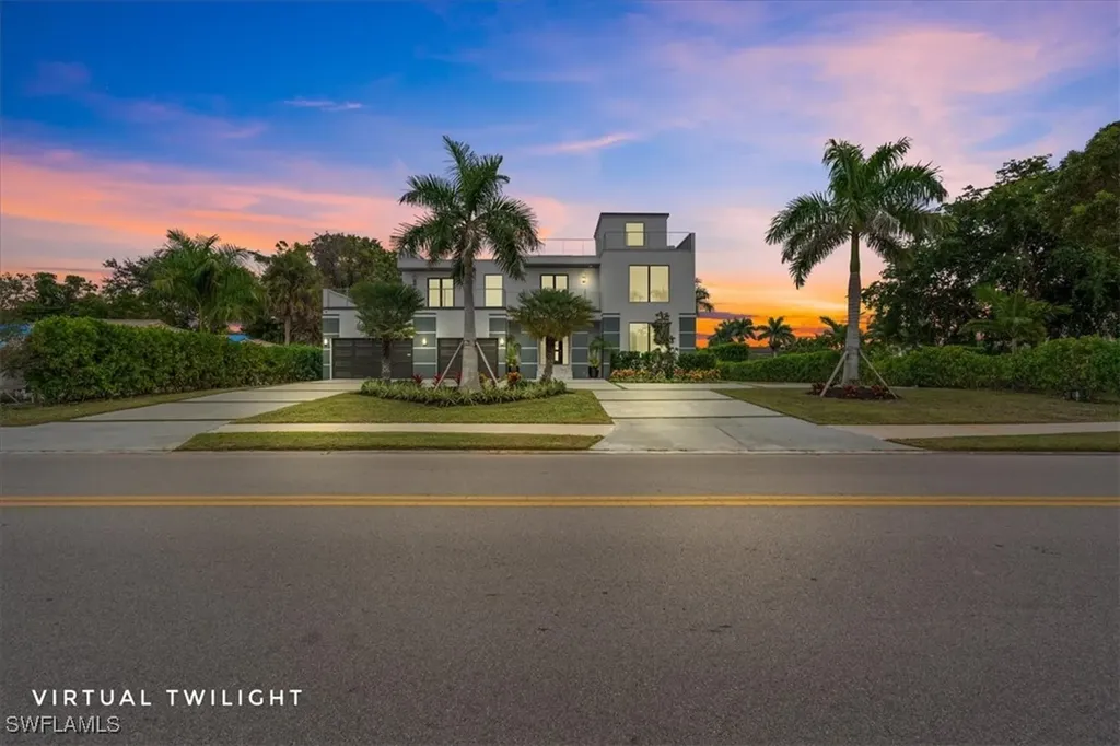 3800 Crayton Road Naples FL 34103