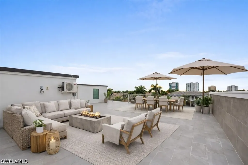 3800 Crayton Road Naples FL 34103