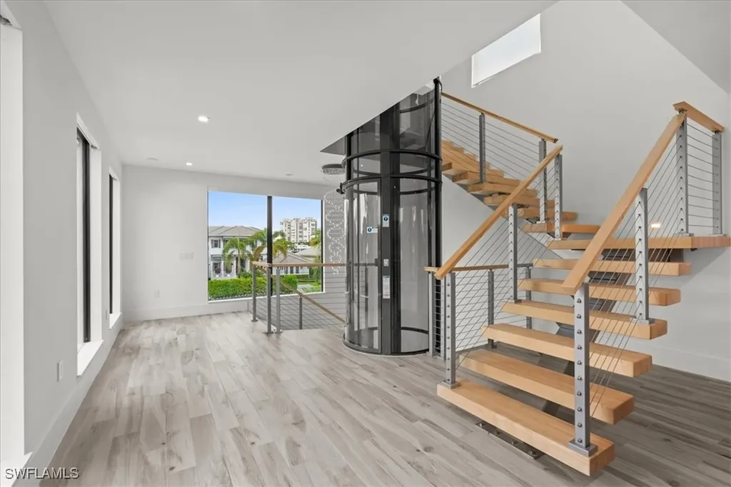 3800 Crayton Road Naples FL 34103