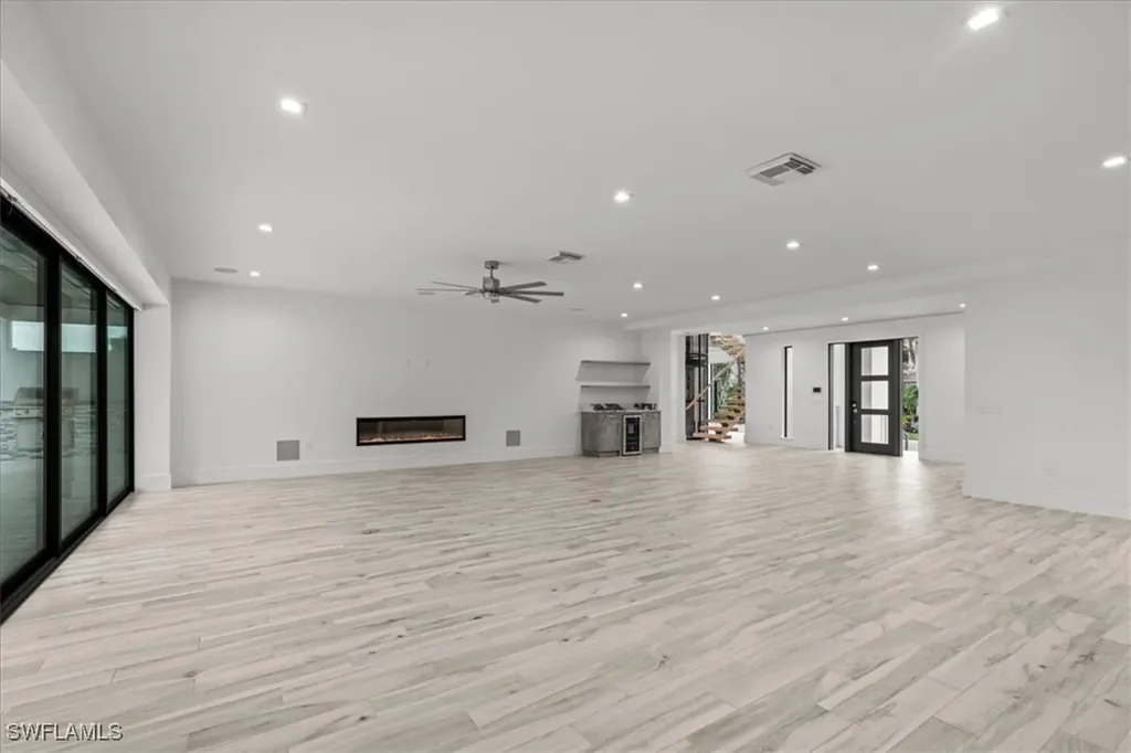3800 Crayton Road Naples FL 34103