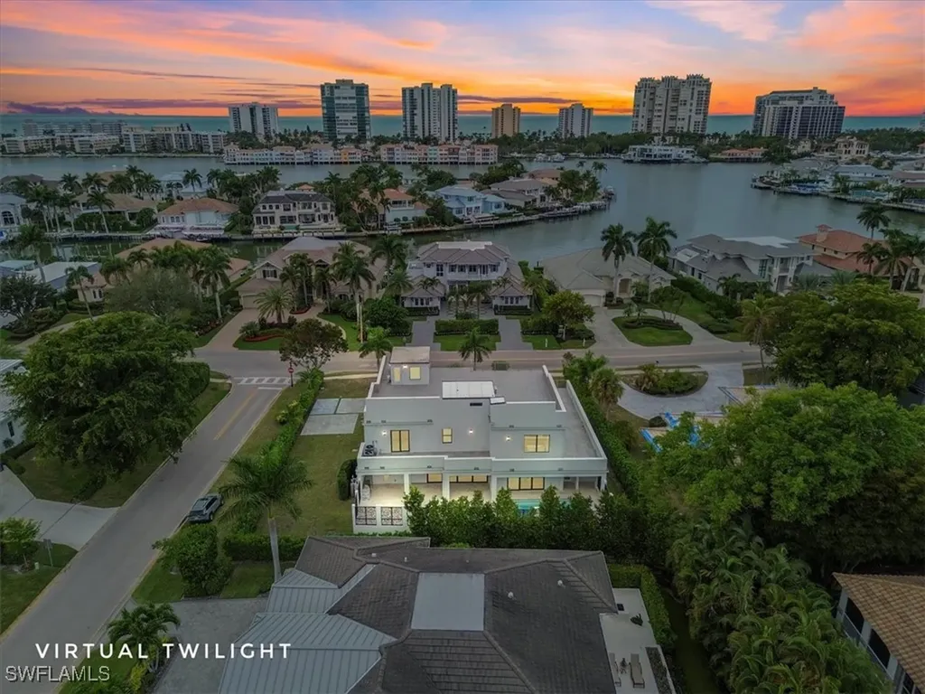 3800 Crayton Road Naples FL 34103