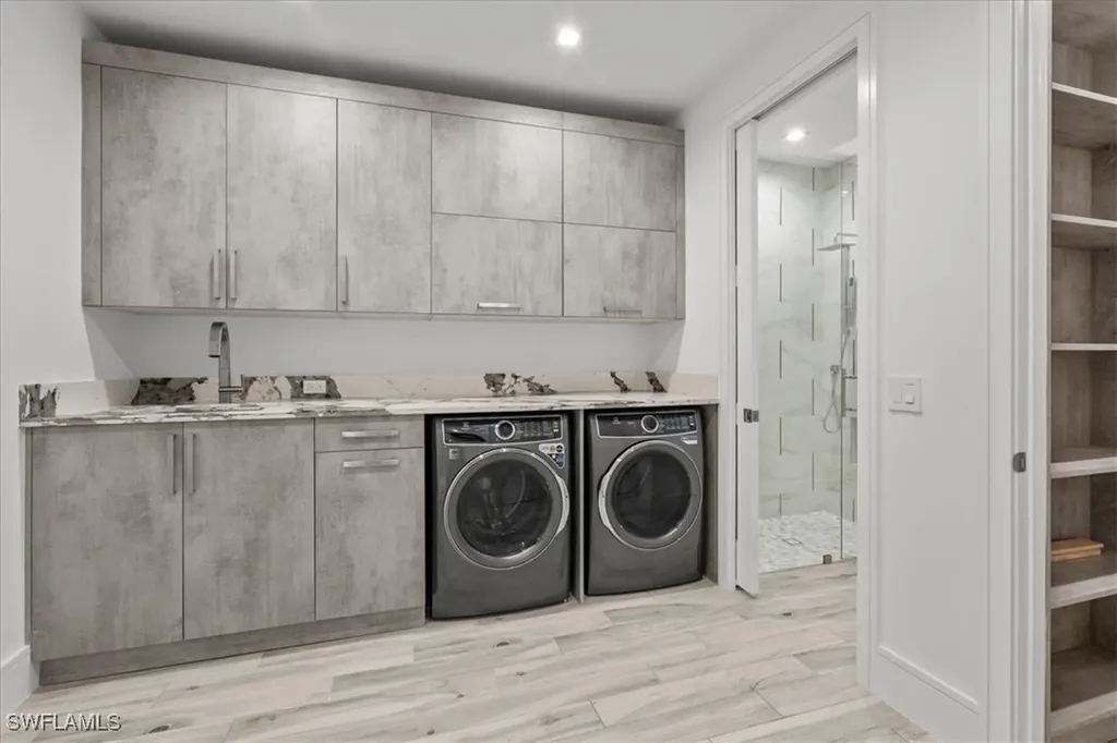 3800 Crayton Road Naples FL 34103