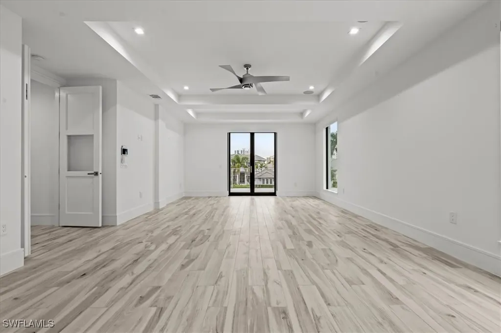 3800 Crayton Road Naples FL 34103
