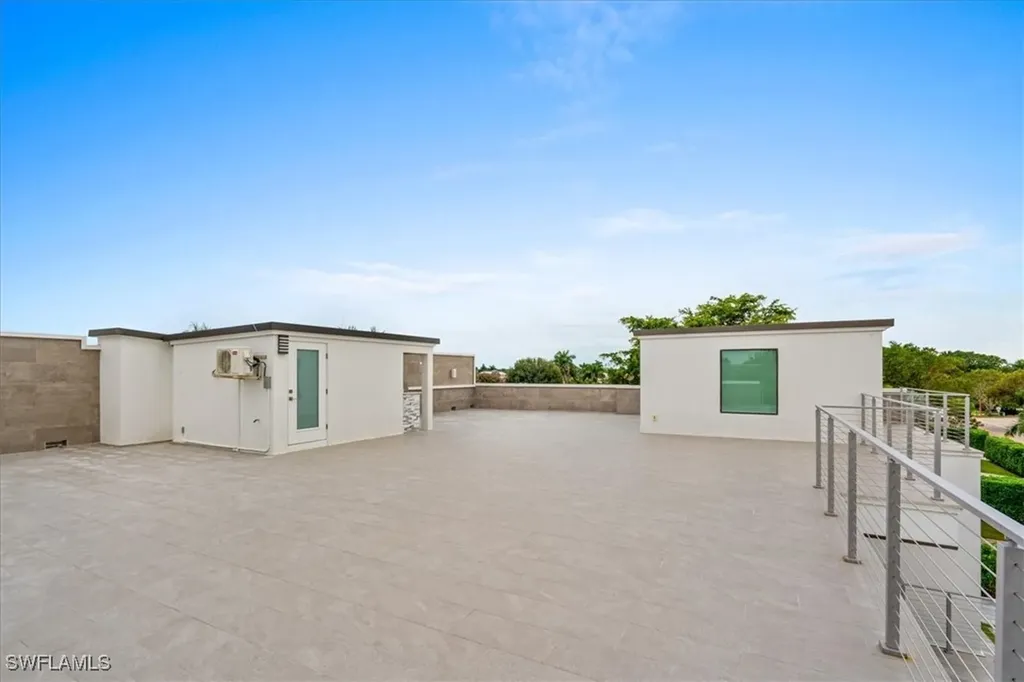 3800 Crayton Road Naples FL 34103