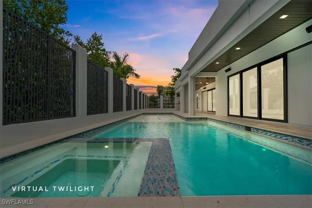 3800 Crayton Road Naples FL 34103