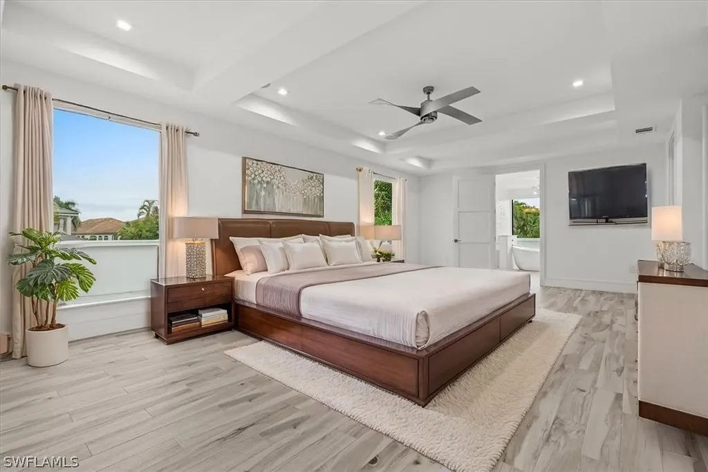 3800 Crayton Road Naples FL 34103