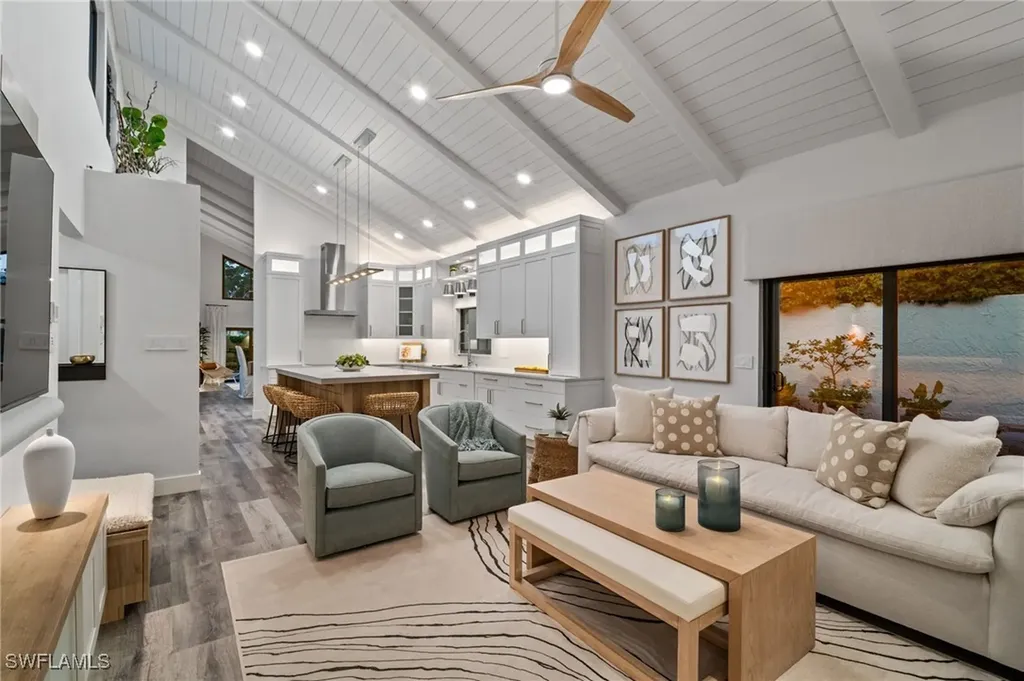 504 Tierra Mar Lane E Naples FL 34108