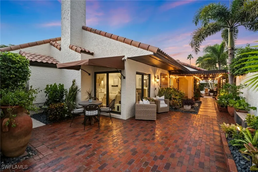 504 Tierra Mar Lane E Naples FL 34108