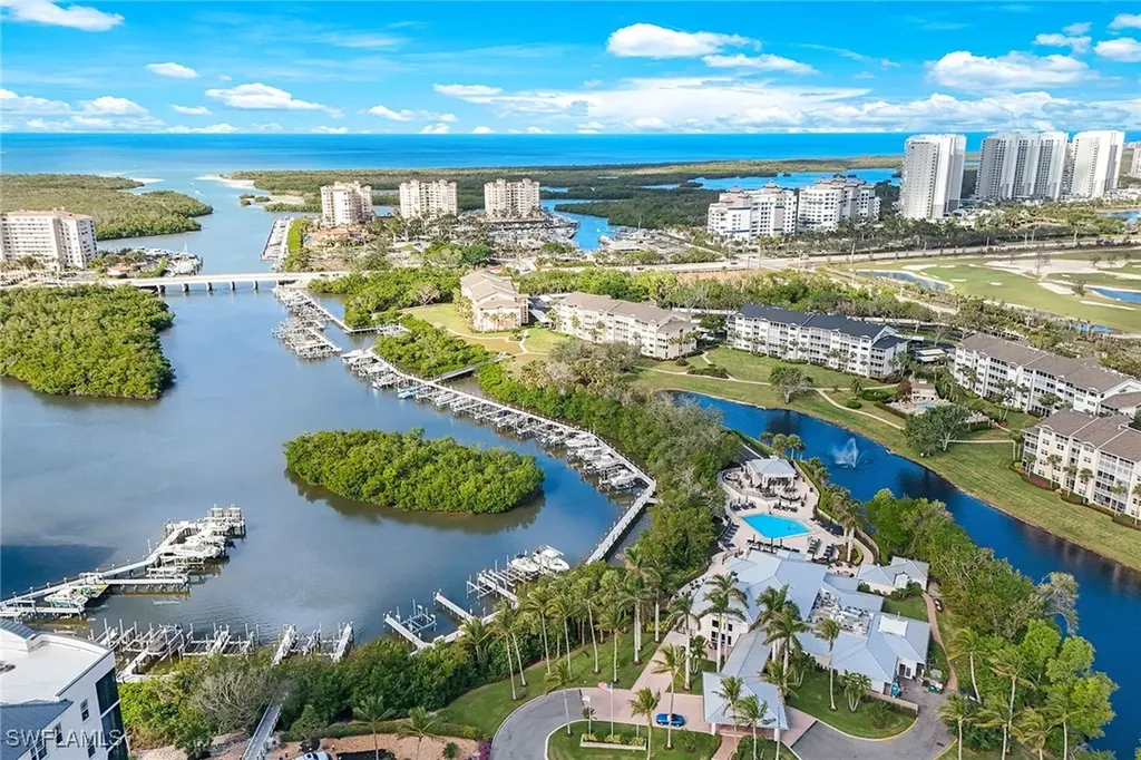 752 Wiggins Lake Drive Naples FL 34110