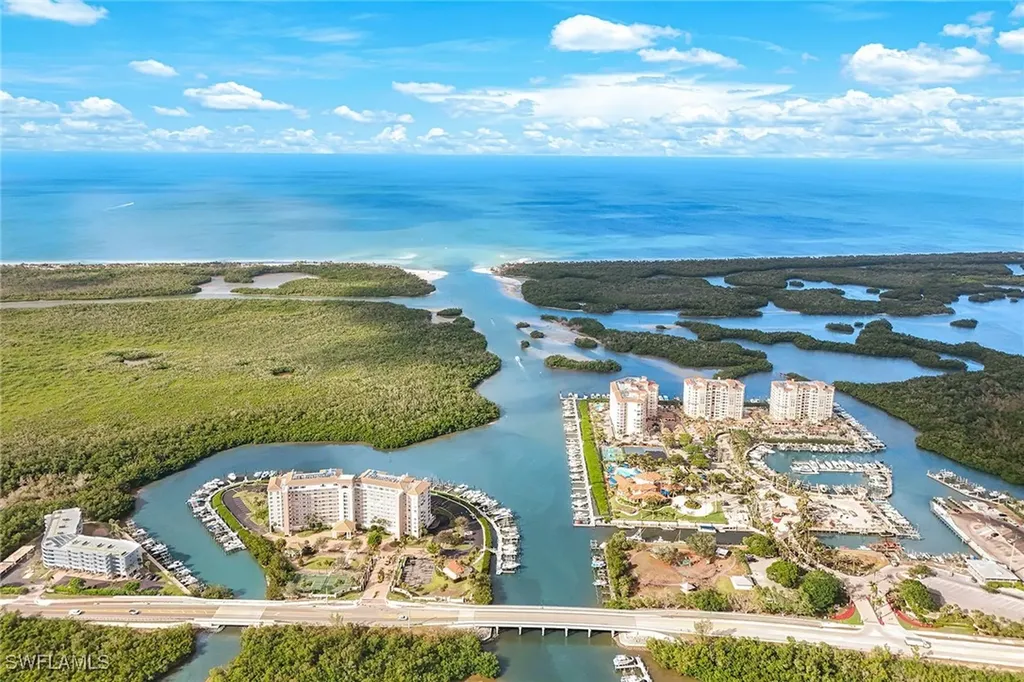 752 Wiggins Lake Drive Naples FL 34110