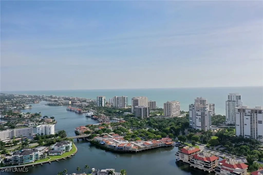 752 Wiggins Lake Drive Naples FL 34110