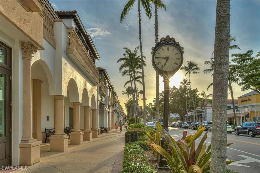 752 Wiggins Lake Drive Naples FL 34110