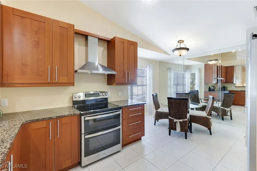 752 Wiggins Lake Drive Naples FL 34110
