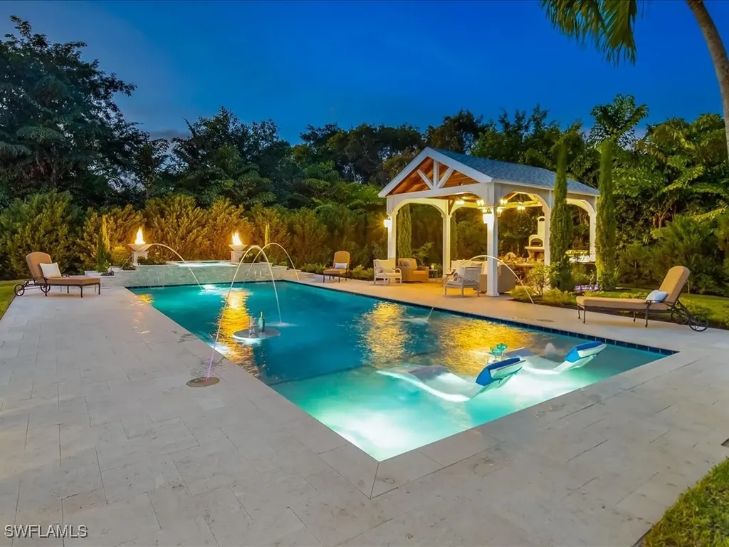 624 Ridge Drive Naples FL 34108