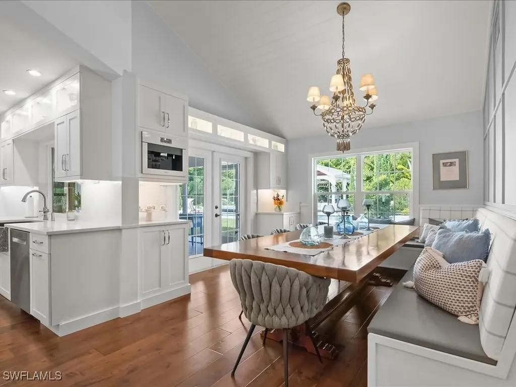 624 Ridge Drive Naples FL 34108